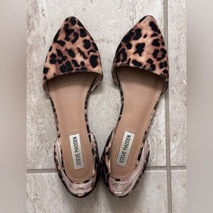 Steve Madden Pointed Toe Leopard Print Flats